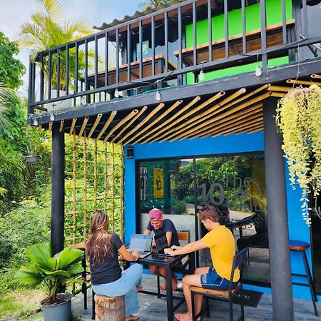 The 10 Club Hostel 통살라 외부 사진
