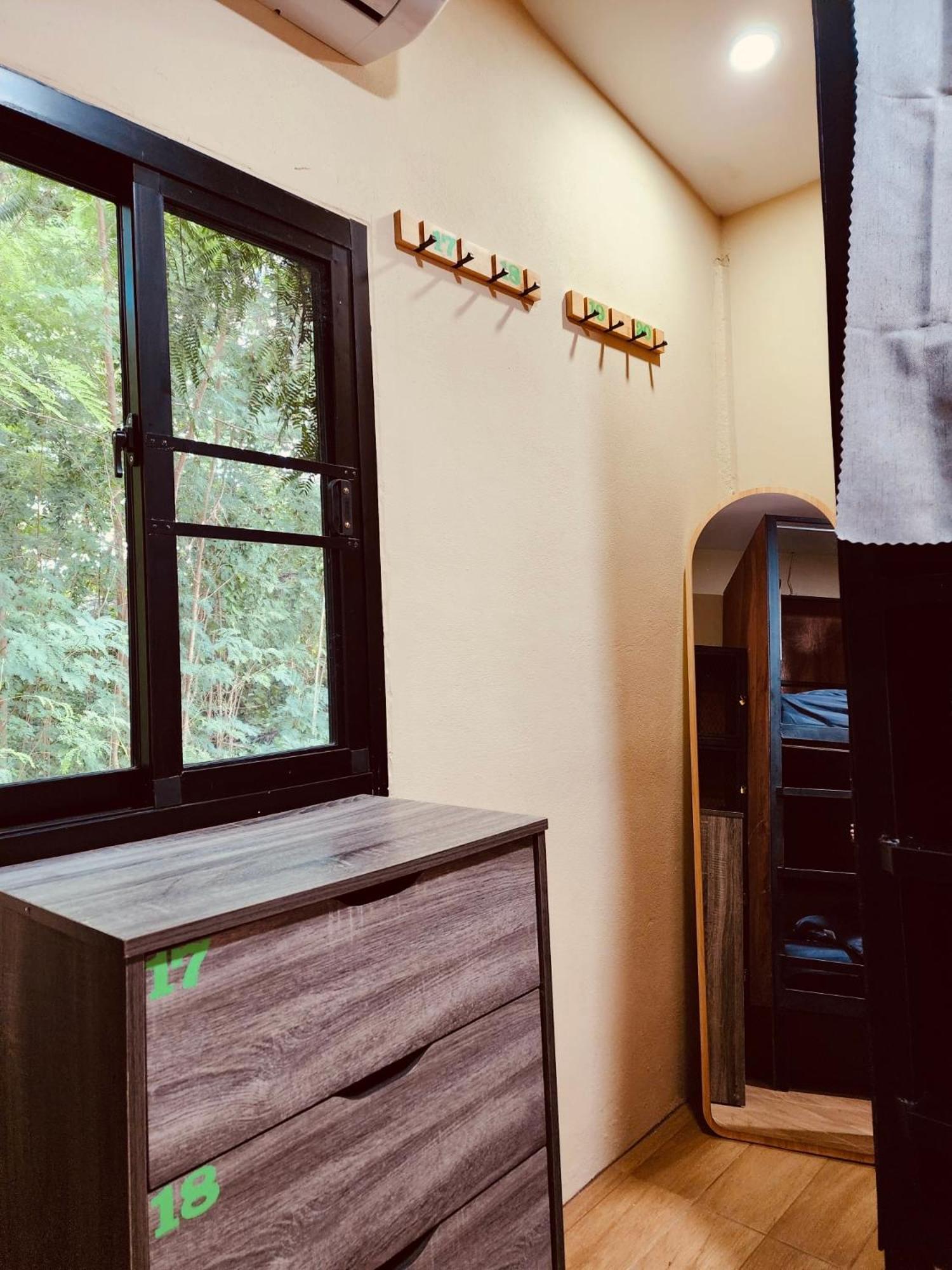 The 10 Club Hostel 통살라 외부 사진
