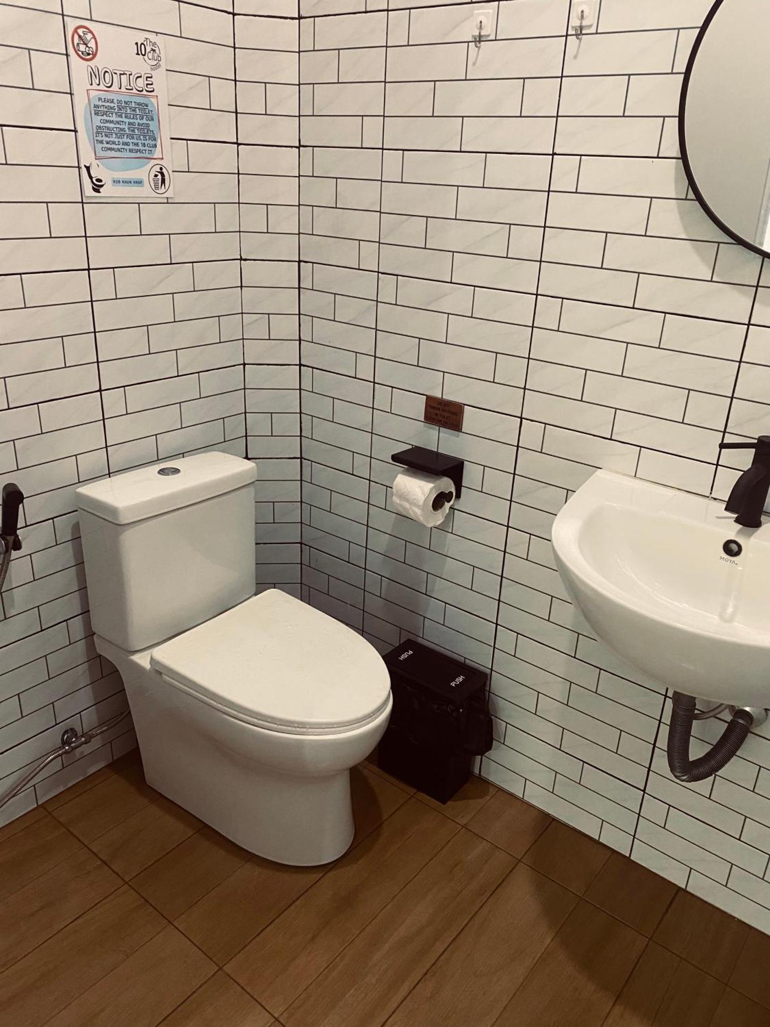 The 10 Club Hostel 통살라 외부 사진