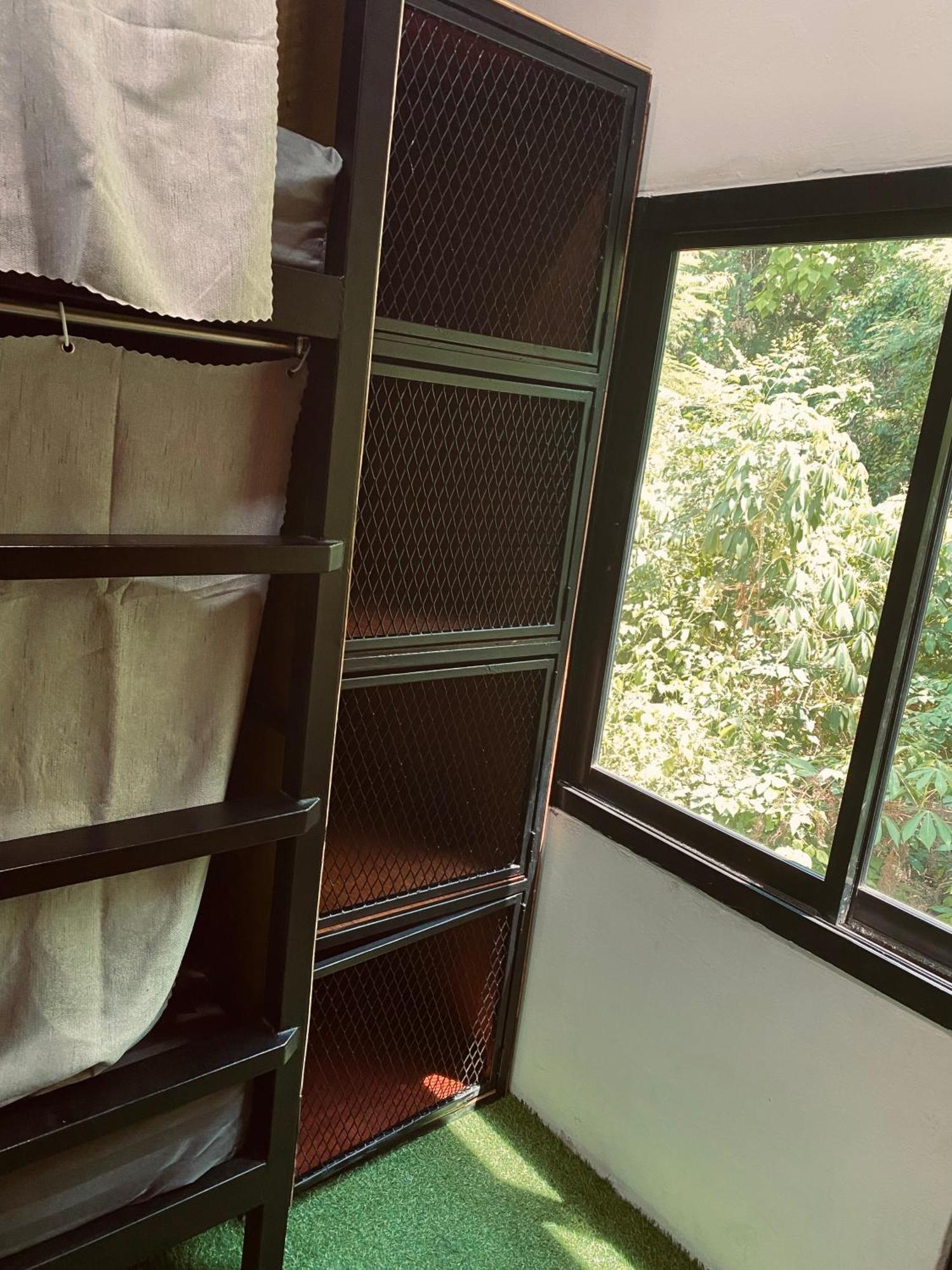 The 10 Club Hostel 통살라 외부 사진