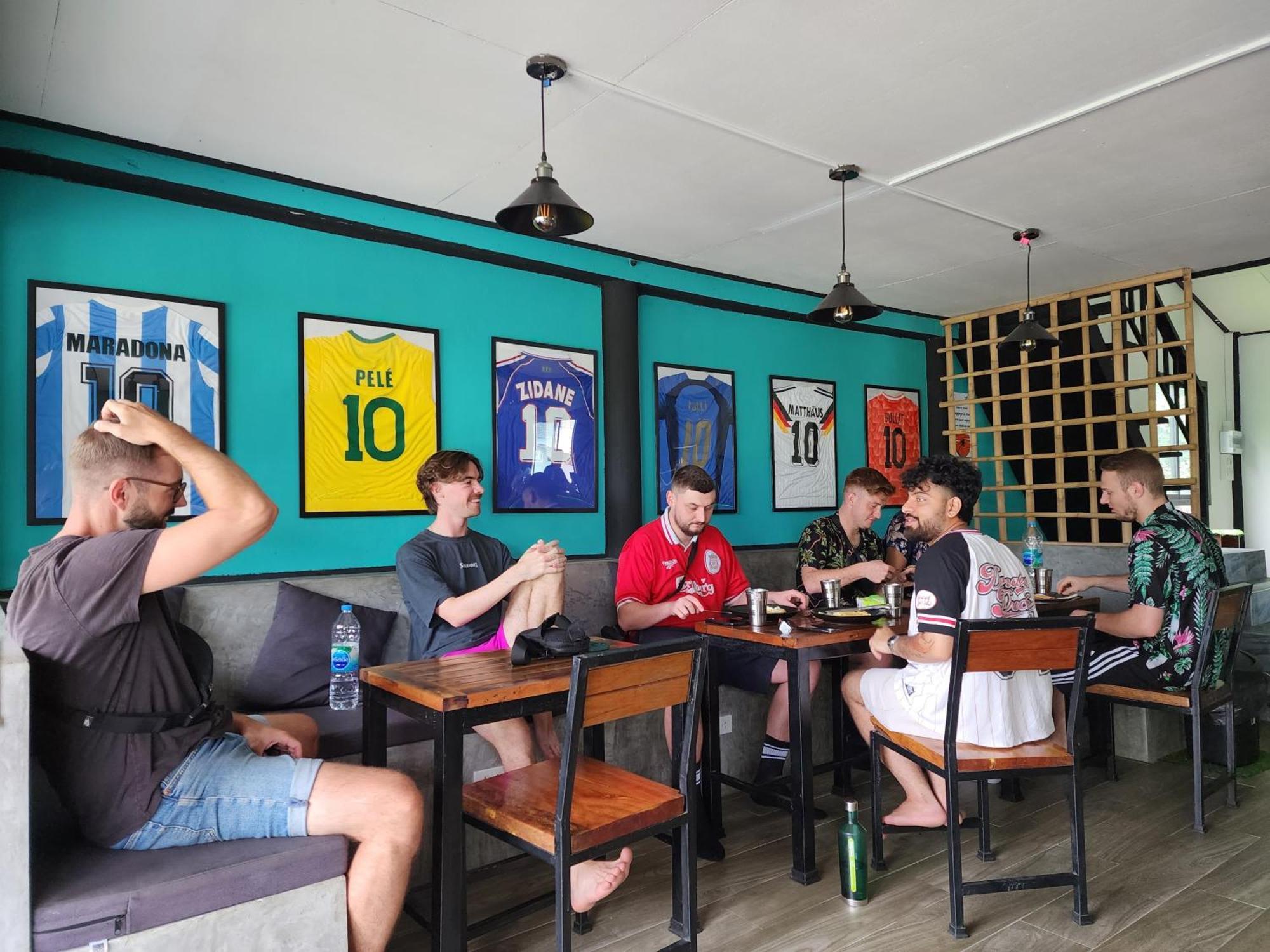 The 10 Club Hostel 통살라 외부 사진