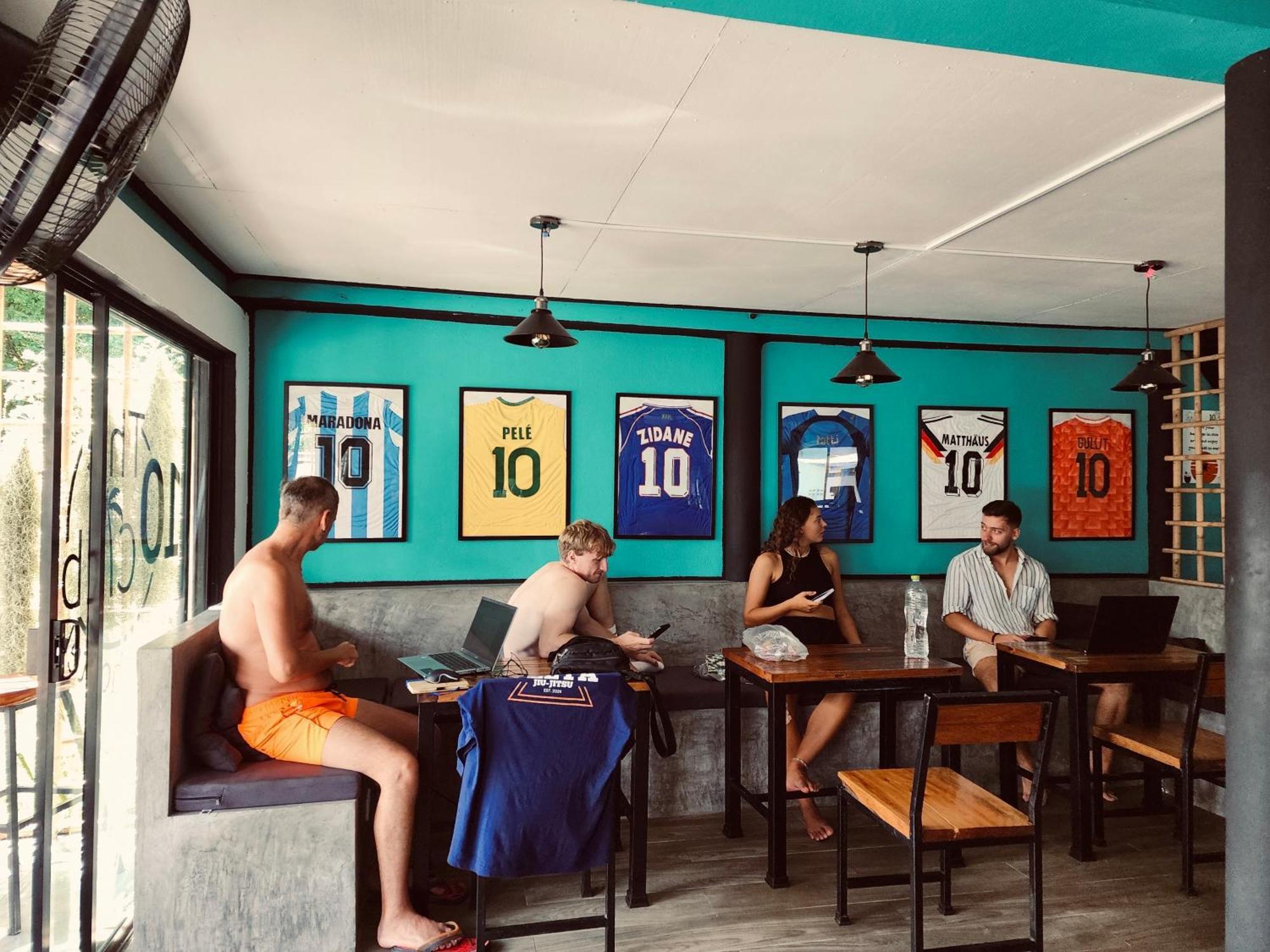 The 10 Club Hostel 통살라 외부 사진