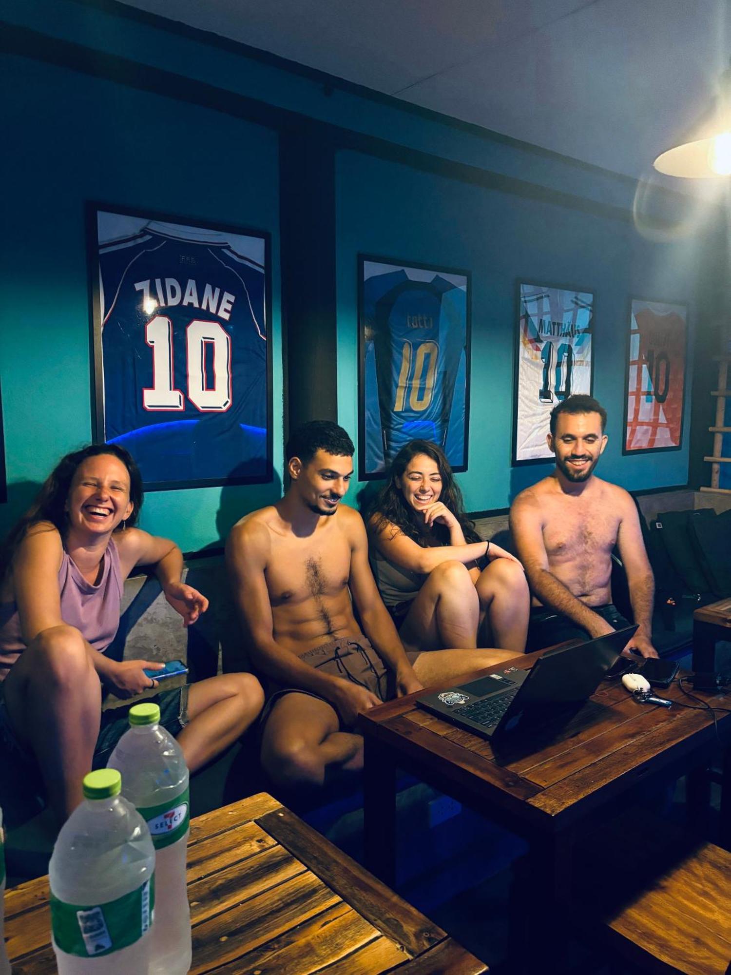 The 10 Club Hostel 통살라 외부 사진