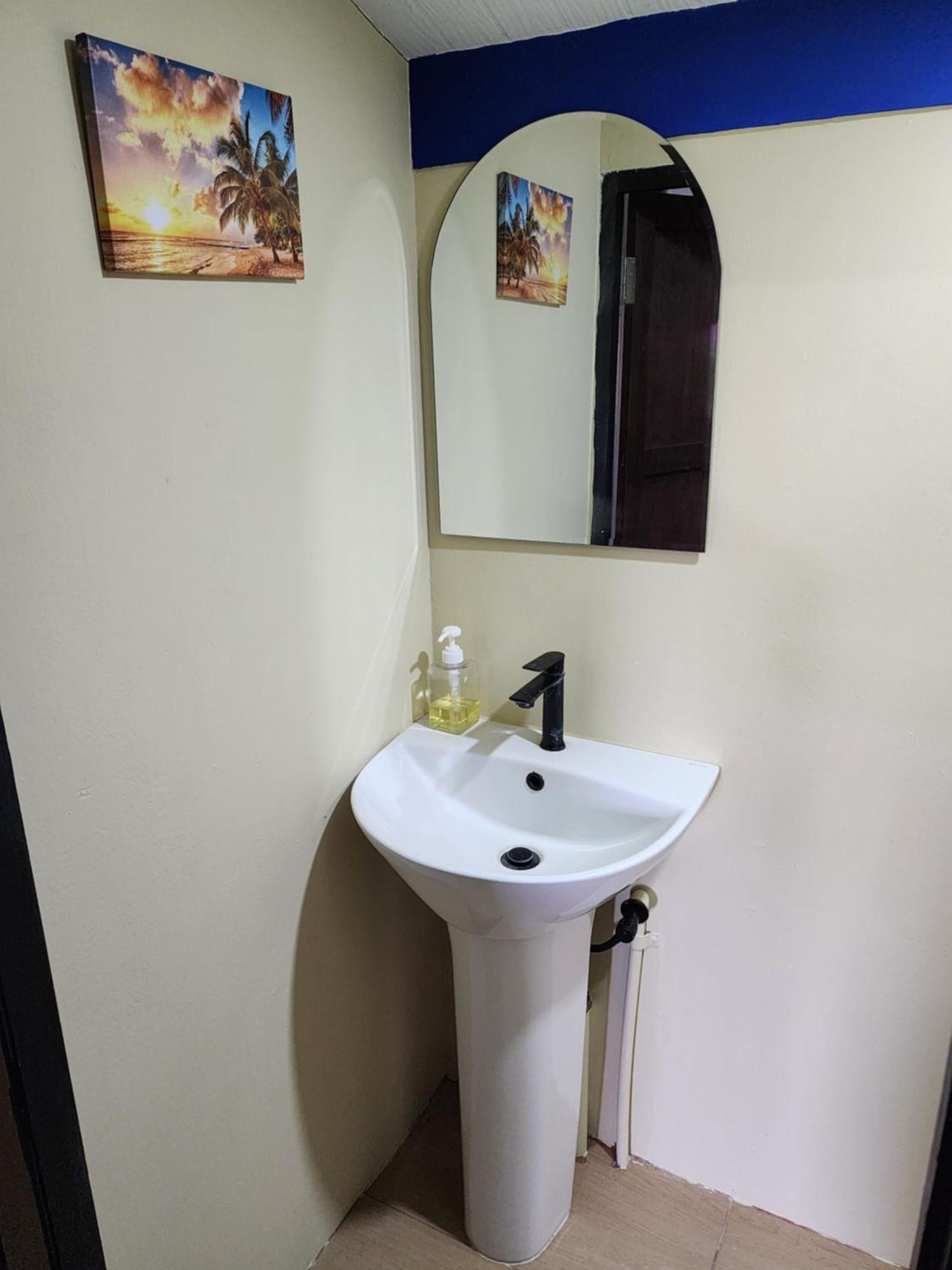 The 10 Club Hostel 통살라 외부 사진