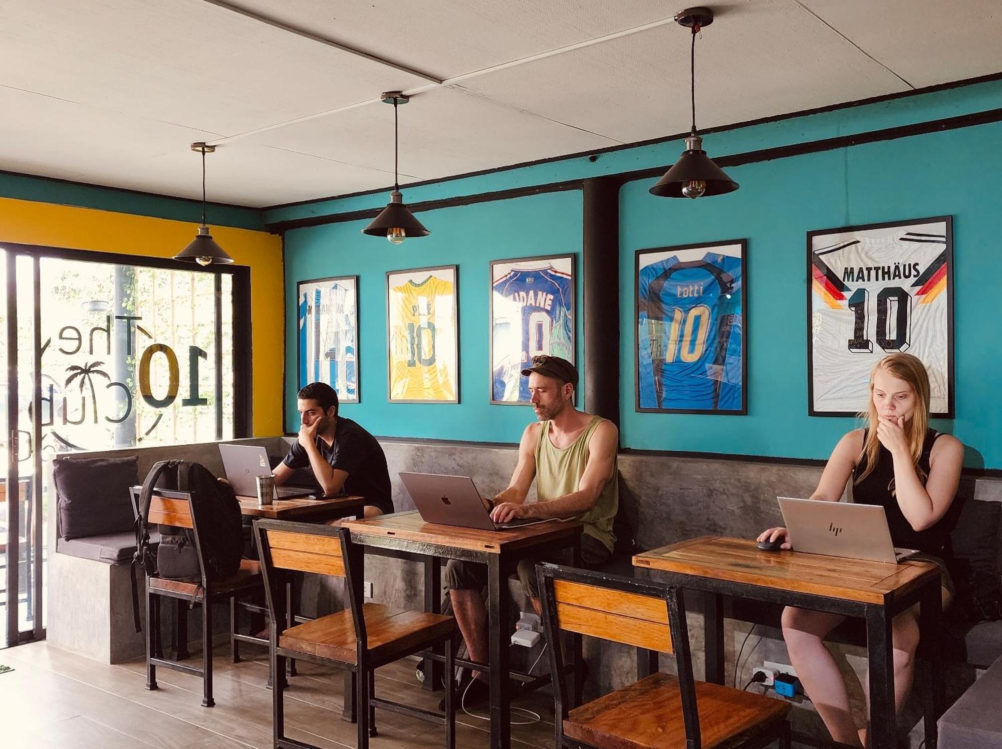 The 10 Club Hostel 통살라 외부 사진