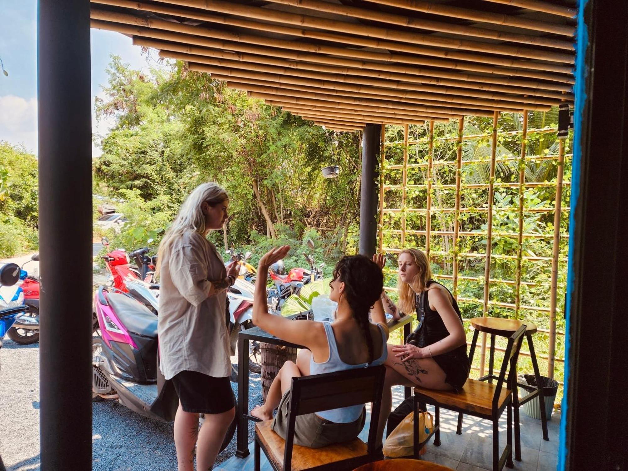 The 10 Club Hostel 통살라 외부 사진