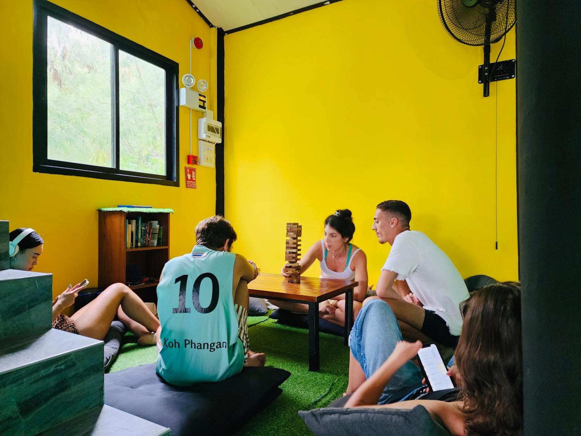 The 10 Club Hostel 통살라 외부 사진